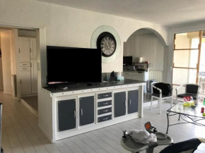 Grand appartement 2 minutes plage et commerces